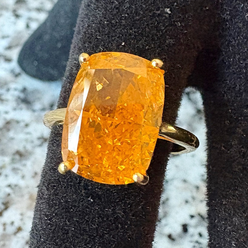 ♥️💖 LIKE NEW Sterling Silver Ring w/ Large Cushion Cut Orange CZ Solitaire Ring